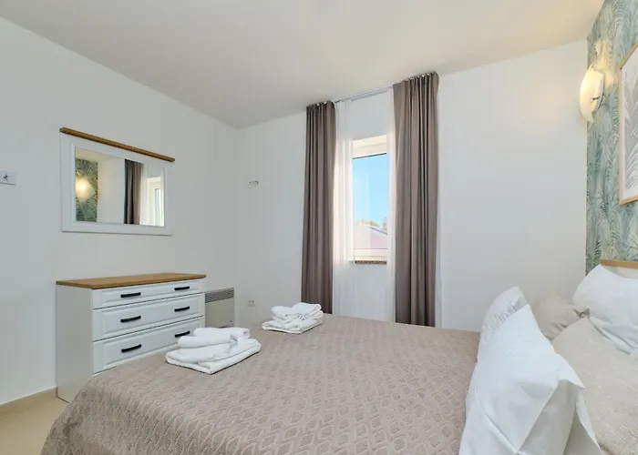 Apartments Divna
